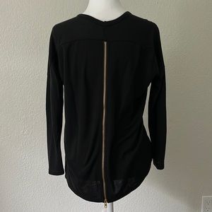 ⭐️✨2 for 15 ✨⭐️ Lulu’s black shirt size small